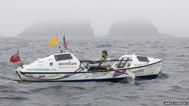 Adventurer Sarah Outen completes 101-day Alaskan kayak trek - BBC News