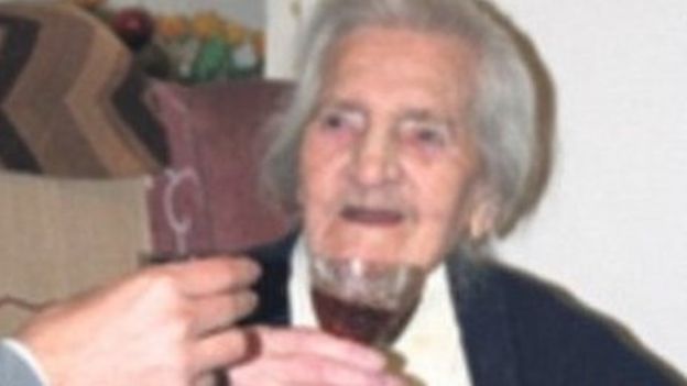 Britain's oldest person Ethel Lang dies aged 114 - BBC News