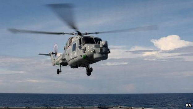 HMS Daring arrives in Philippines to aid Typhoon Haiyan victims - BBC News