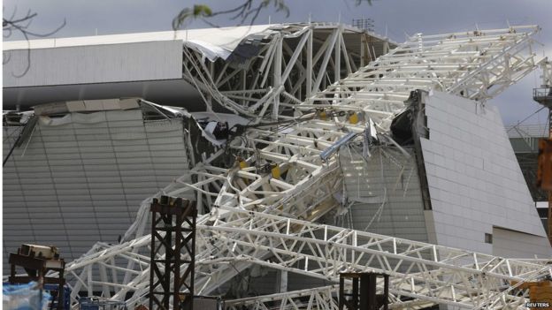 In pictures: Sao Paulo stadium crane collapse - BBC News