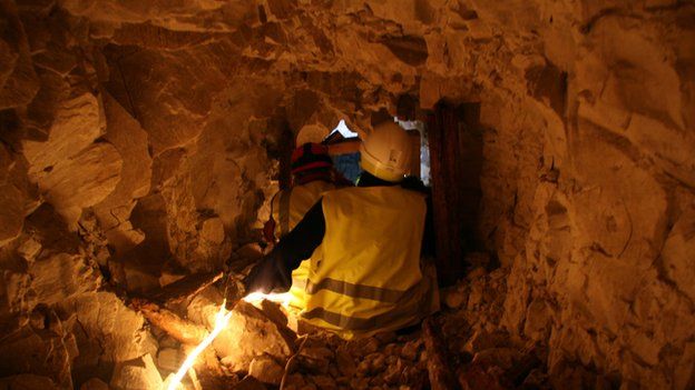 Underground journey to find WW1 Somme tunnel digger's grave - BBC News