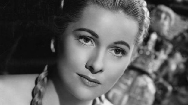 Olivia De Havilland Wins Oldie Accolade - BBC News