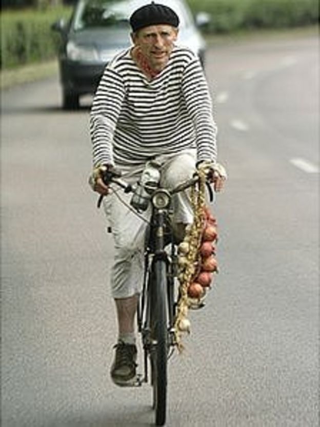 Cycling 770 miles nonstop on a 100yearold bike with onions BBC News