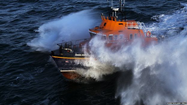 In pictures: Lifeboat stations and volunteers - BBC News