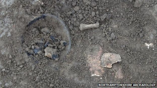 Anglo-Saxon remains found during Rushton excavation work - BBC News