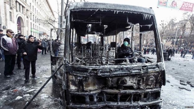 In Pictures Ukraine Protesters Clash With Police In Kiev Bbc News