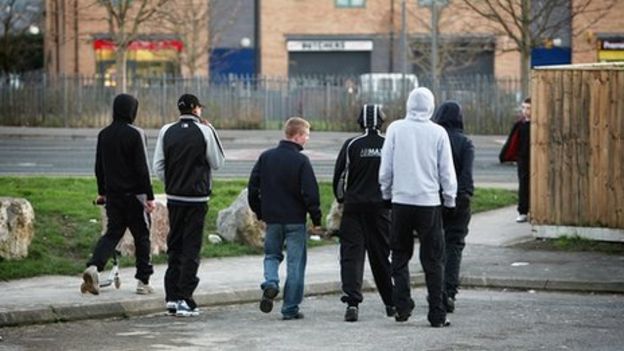 Truancy down when teens eat with parents, says OECD - BBC News