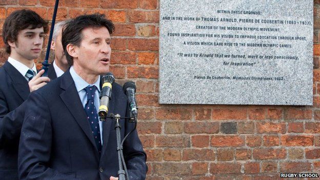 Sebastian Coe unveils a plaque at Rugby School commemorating its contribution to the Olympics