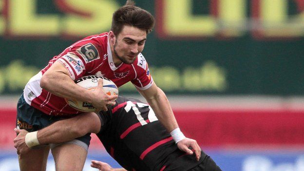 Jordan Williams scored two Scarlets tries