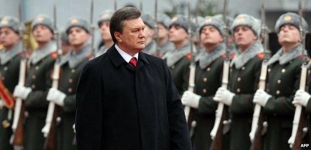 Ukrainian President Viktor Yanukovych reviews troops at his inauguration in Kiev, 25 February 2010