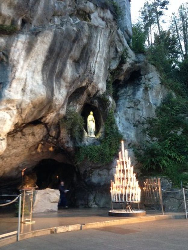 Dr Michael Moran evaluates Lourdes miracles reports - BBC News