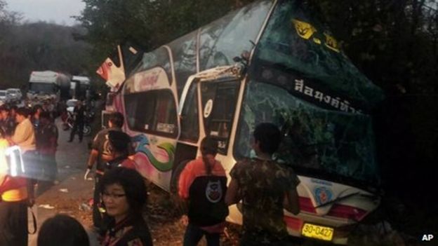 Thailand bus crash kills 13 students and two teachers - BBC News