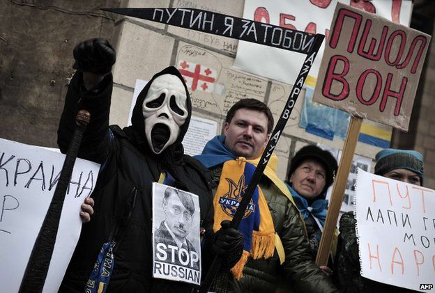 Anti-Putin protesters in Kiev, 2 March