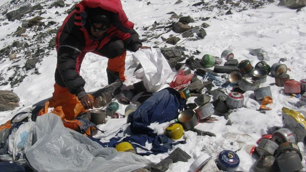 Nepal rubbish collectors 2010