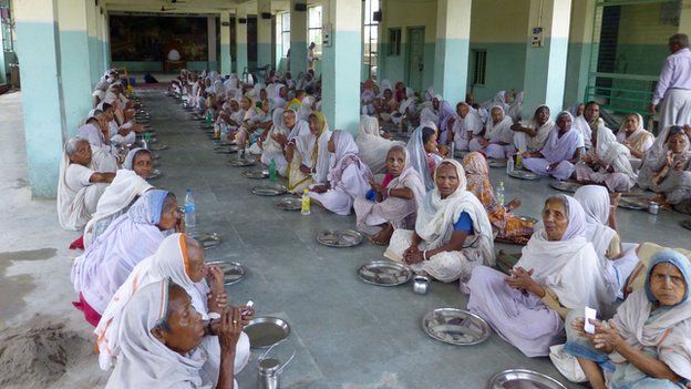 Widows having lunch at Vrindavan
