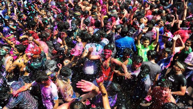 Pictures: Colourful Holi Celebrations In India - BBC Newsround