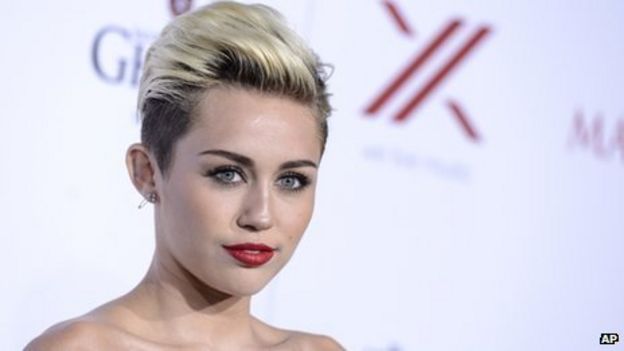 Miley Cyrus tour bus catches fire on way to New Orleans - BBC News