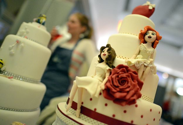 Same sex (women) wedding cake