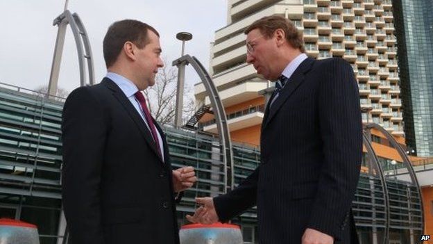 Dmitry Medvedev (left) and Vladimir Kozhin (right) (16 December 2013)