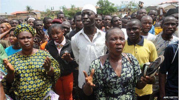 Nigerian 'House of Horror' riot in Ibadan - BBC News