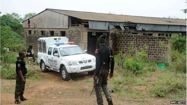 Nigerian 'House of Horror' riot in Ibadan - BBC News