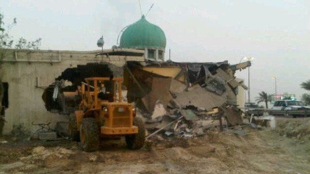 Demolition of the Amir Mohammed Mohammed Barbagi Mosque (April 2011)