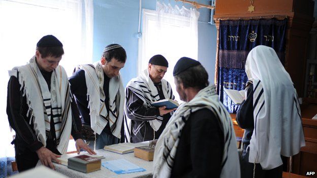 Russian Jews at prayer - file pic