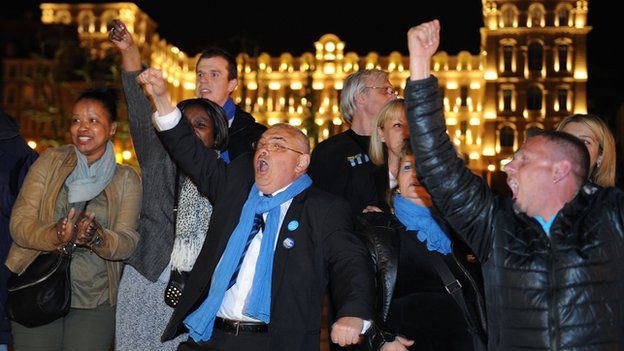 French conservatives celebrating result in Marseille, 30 Mar 14