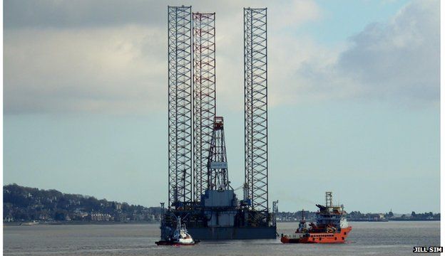 Oil rig at Dundee port