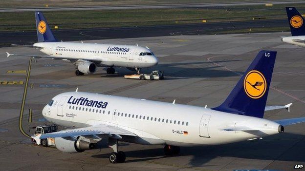 Lufthansa planes