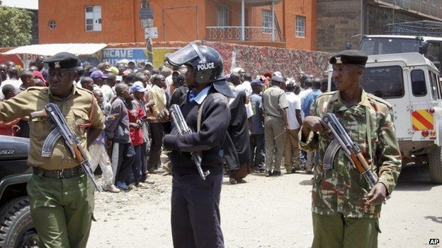 Security forces secure the area near where a suspicious device was found in the Eastleigh neighbourhood of Nairobi, Kenya, on 2 April 2014