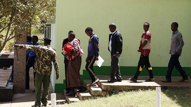 Somalis held by police in Nairobi (7 April 2014)