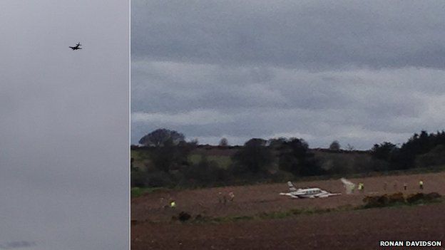 Light aircraft makes emergency landing in Stonehaven field - BBC News