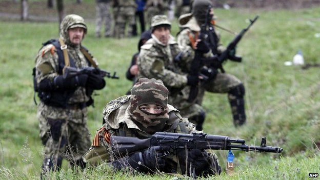 Pro-Russian gunmen take up positions on the outskirts of Sloviansk - 13 April 2014