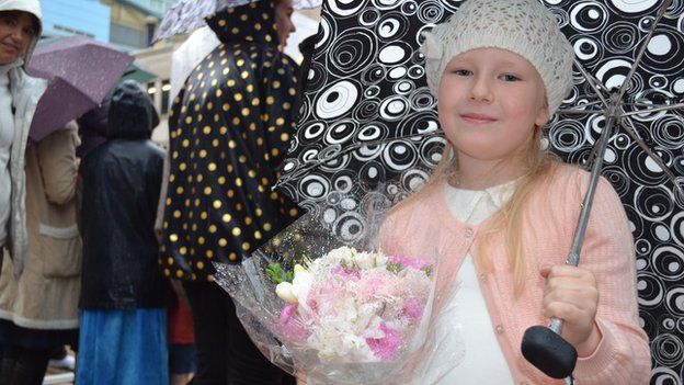Paige Burnett, seven, had chosen her best outfit and a bouquet of flowers in the hope of meeting "Princess Kate"