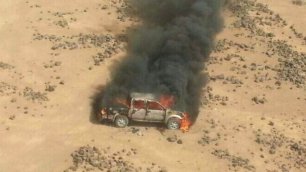 Pick-up truck attacked and destroyed by Jordanian warplanes on the Jordan-Syria border (16 April 2014)