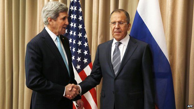 US Secretary of State John Kerry (L) meets Russian Foreign minister Sergei Lavrov in Geneva, 17 Apr 14