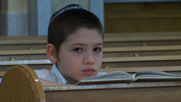Jewish boy in Donetsk (18 April)