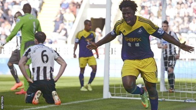 Wilfried Bony celebrates scoring Swansea's first goal