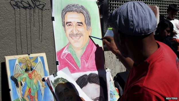 Colombian street artist paints a portrait of Garcia Marquez