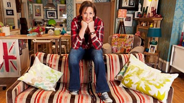 Miranda fans get happy ending in finale of hit sitcom - BBC News