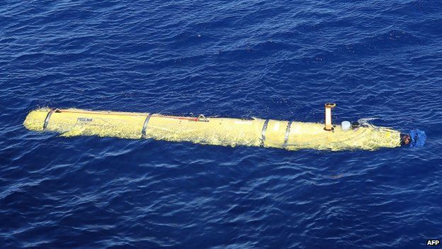 The Phoenix Autonomous Underwater Vehicle (AUV) Artemis beginning its dive in the search for the missing Malaysia Airlines flight MH370 in the Indian Ocean (20 April 2014)