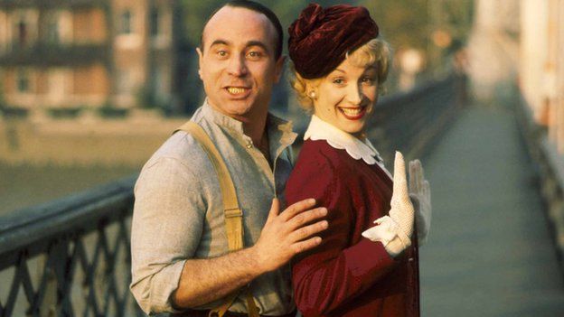 Bob Hoskins with Cheryl Campbell in Pennies from Heaven
