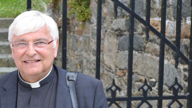 Timothy Barker named as new Dean of Guernsey - BBC News