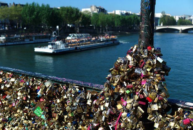Love locks fixed on the Pont des Arts in Paris