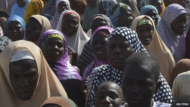 Nigeria Girls' Abduction: Parents Asked For Photographs - BBC News