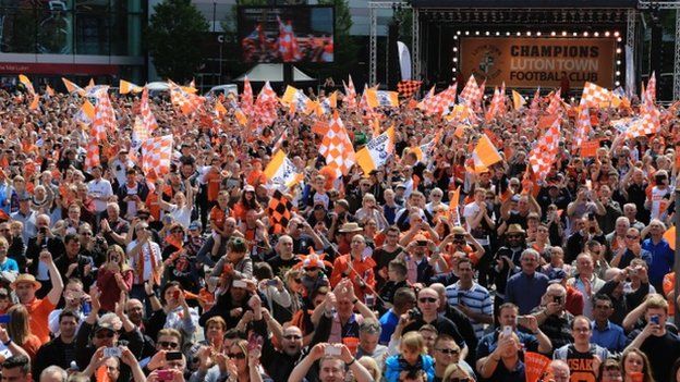Luton Town FC celebrate promotion to the Football League with bus tour ...