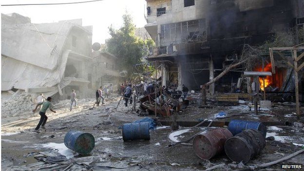 Scene of reported barrel-bomb attack in Aleppo (01/05/14)
