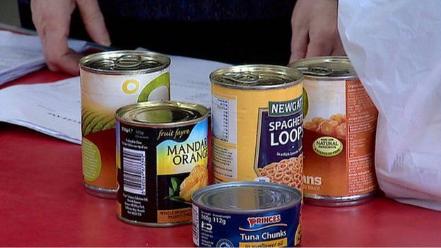 Rise in food banks not due to welfare reforms says UK minister - BBC News
