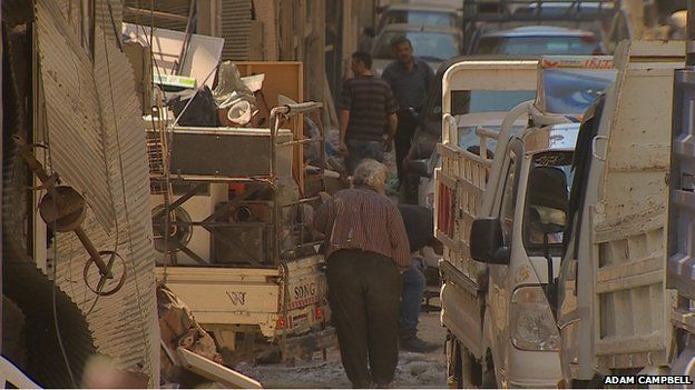 Clean-up efforts in Homs